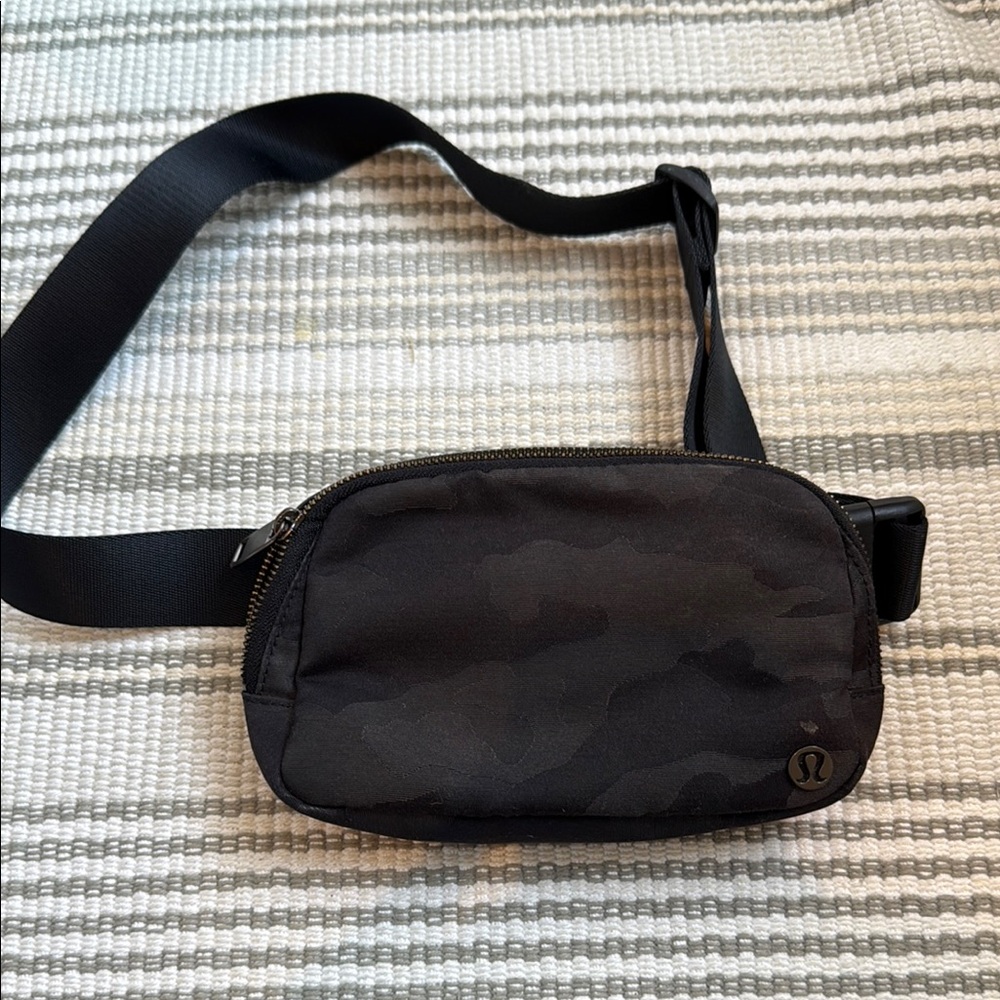 lululemon athletica Black Men's Bag